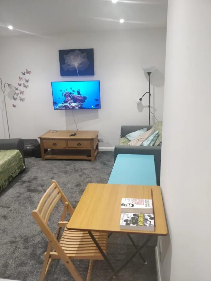 Lovely 2-Bedroom Flat In Centre Edinburgh 0*,  United Kingdom