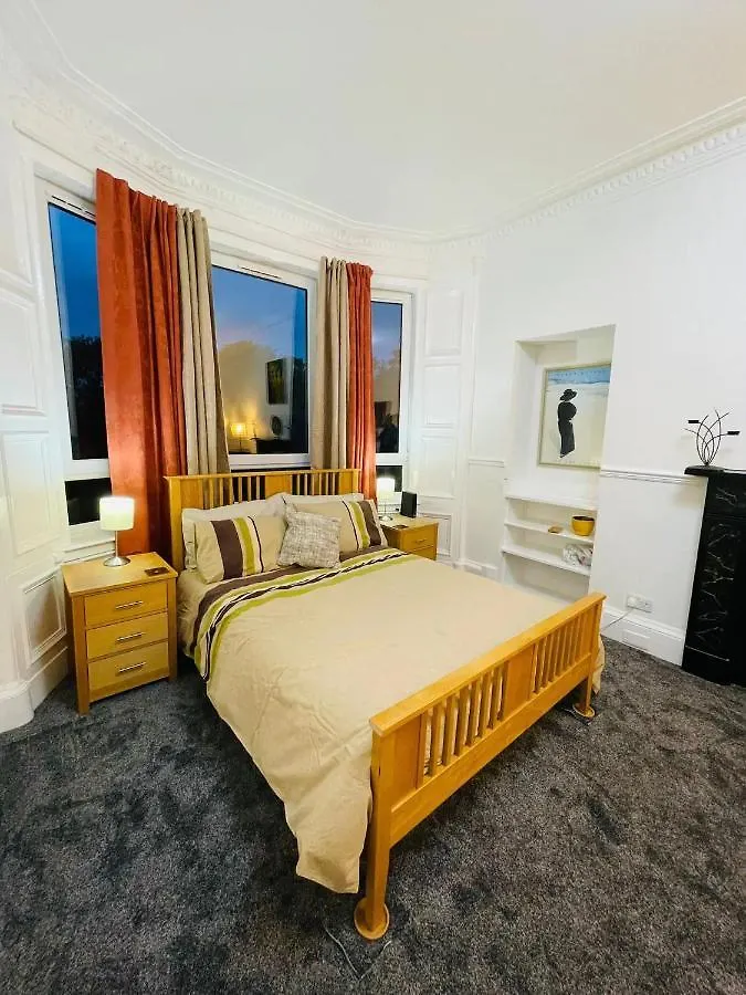 Lovely 2-Bedroom Flat In Centre エディンバラ イギリス